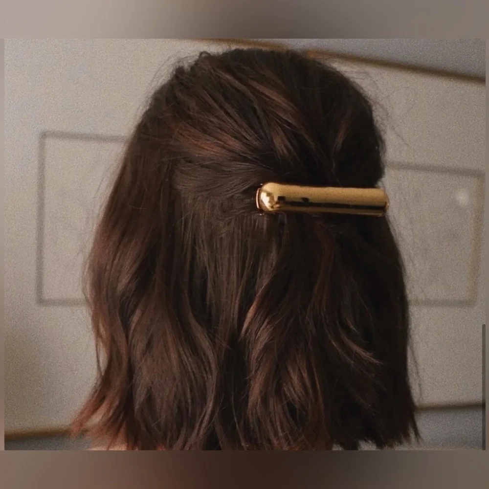 4 GLOSSY BAR BARRETTE GOLD New 🔥✨✨✨ comes with beautiful gift box 🎁